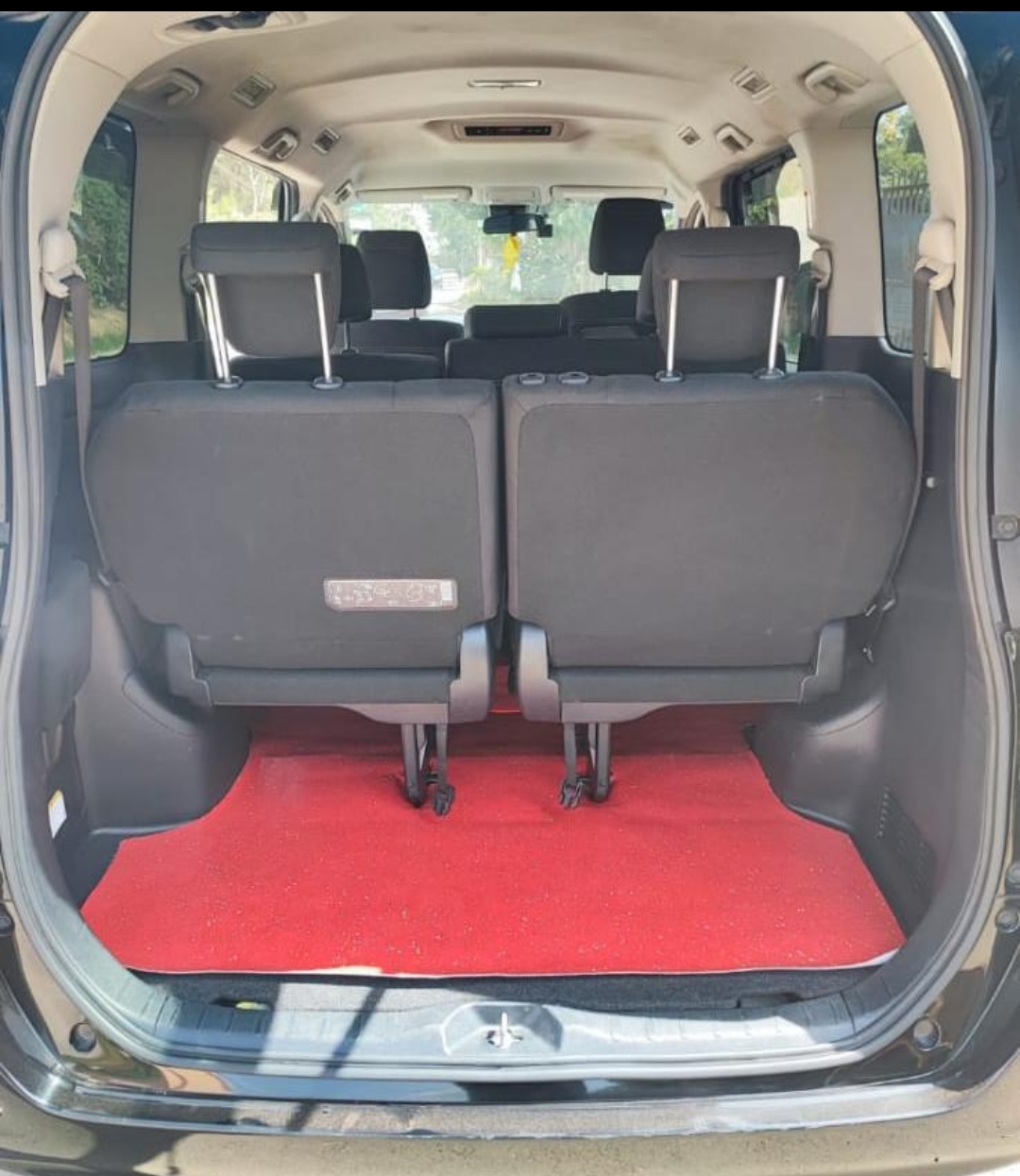 Toyota Esquire 2018 Chauffeured Hire in Nairobi – Luxury 7-Seater from Ksh 9,000/day for hire in Nairobi,Kirinyaga & Central Kenya