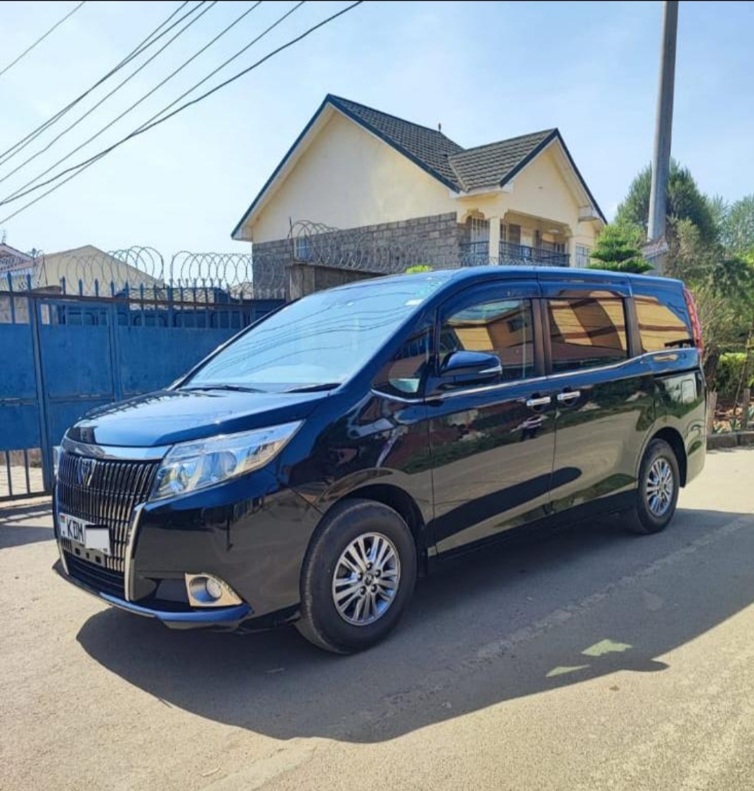 toyota-esquire-2018-chauffeured-hire-in-nairobi-luxury-7-seater-from-ksh-9000-per-day
