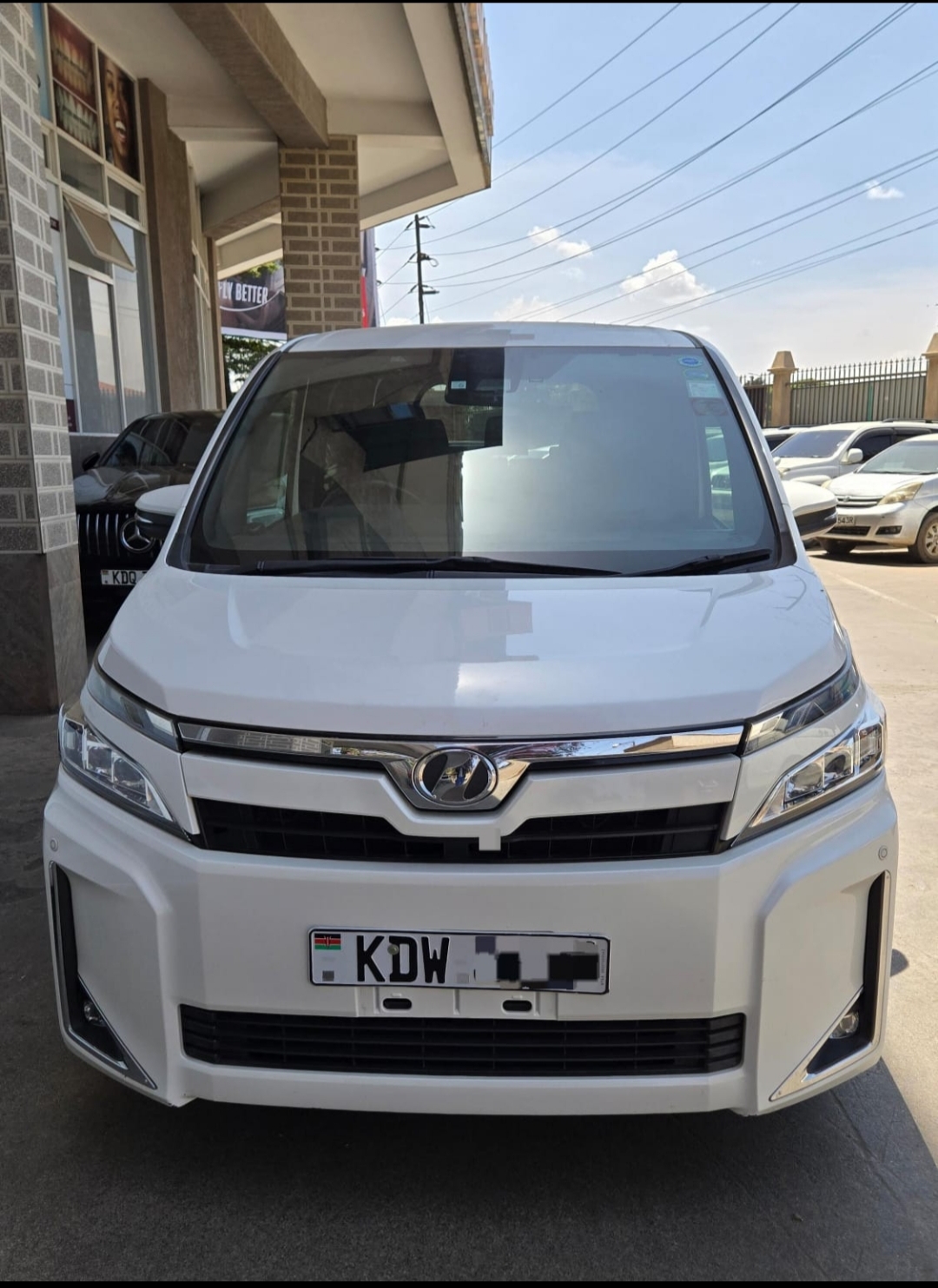 toyota-voxy-2018-for-hire-in-nairobi-7-seater-self-drive-from-ksh-6500day
