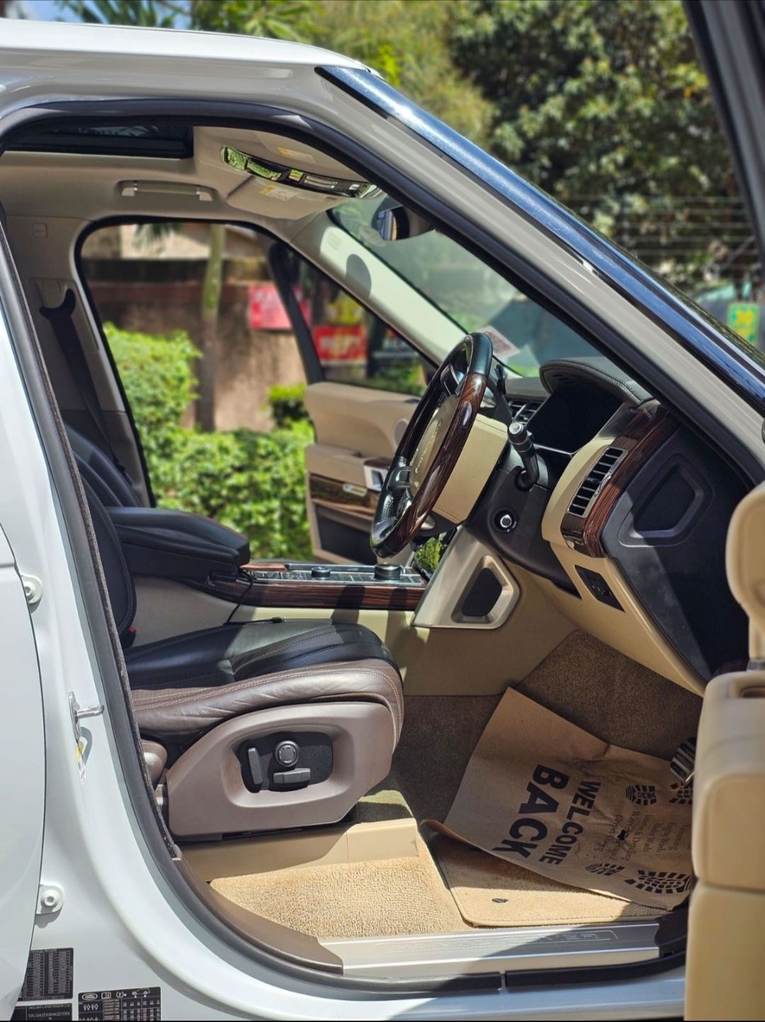 Range Rover Vogue 2019 for Hire in Nairobi – Luxury SUV from Ksh 45,000/day for hire in Nairobi,Kirinyaga & Central Kenya