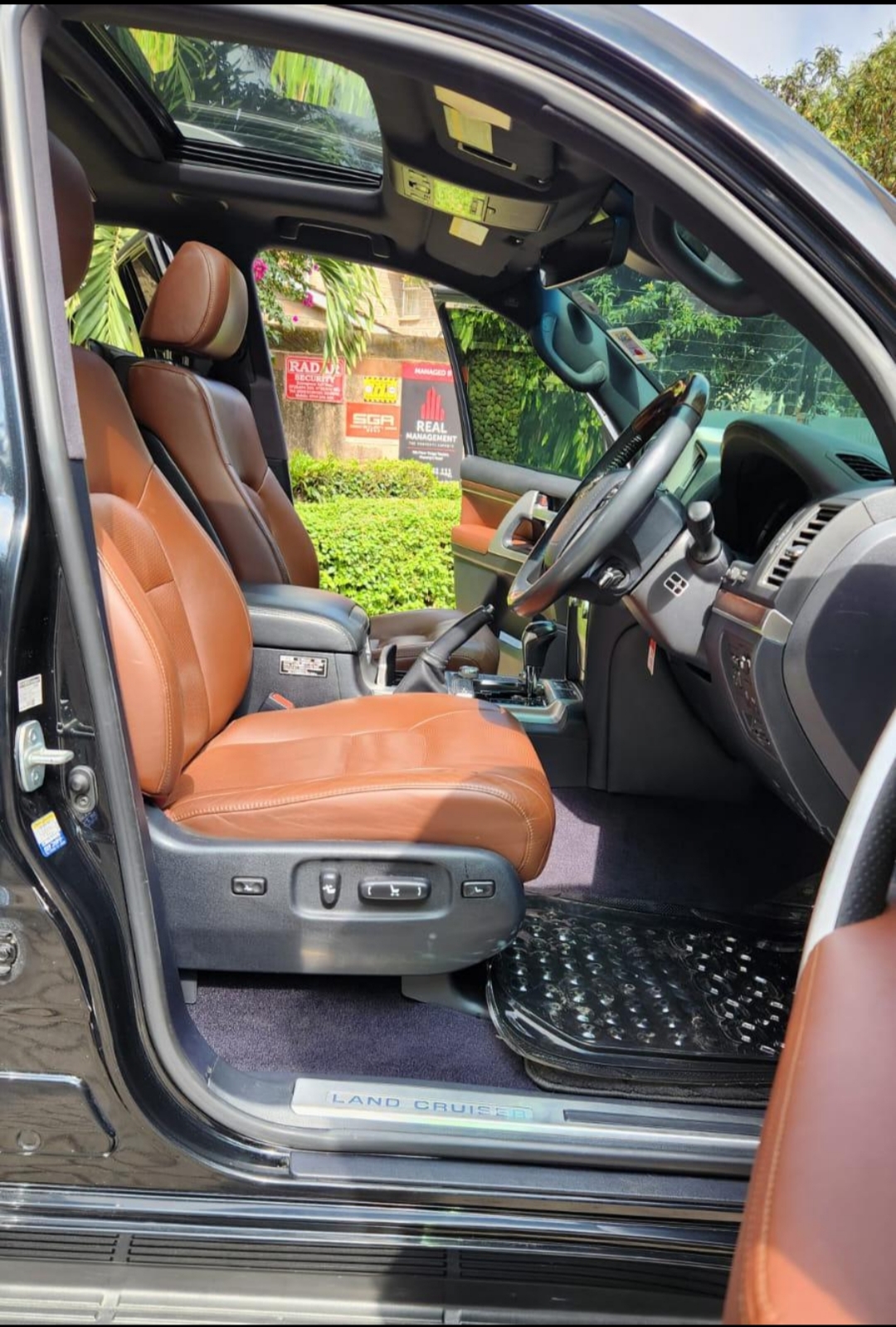 Toyota Land Cruiser ZX V8 2018 for Hire in Nairobi – Luxury SUV from Ksh 24,000/day for hire in Nairobi,Kirinyaga & Central Kenya