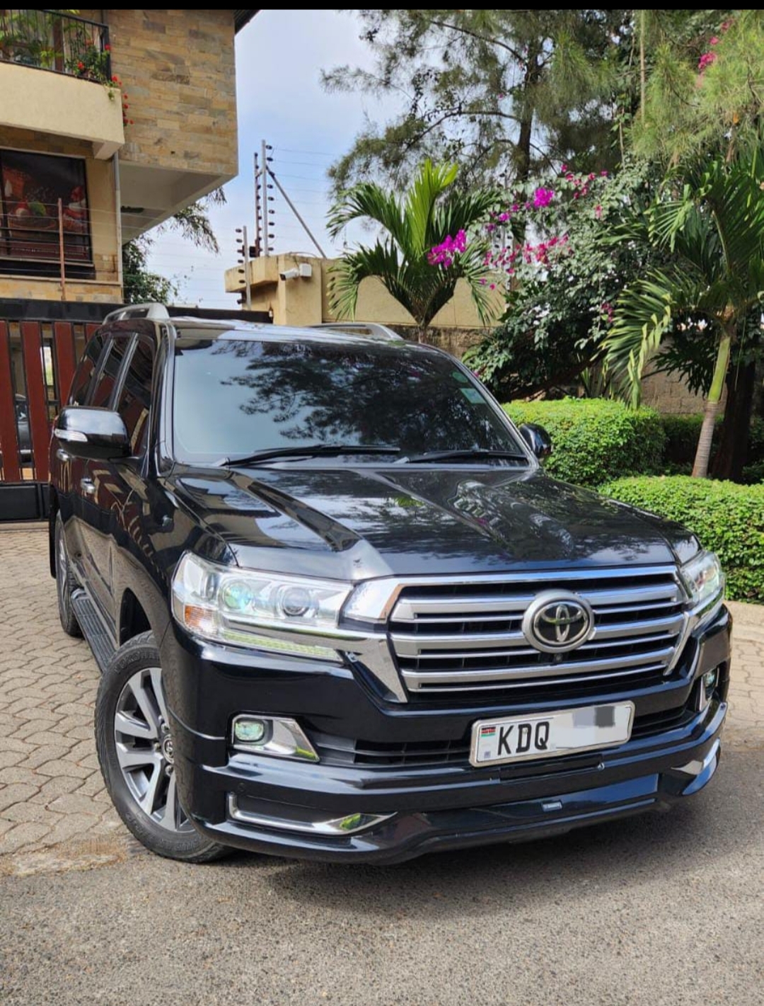 toyota-land-cruiser-zx-v8-2018-for-hire-in-nairobi-luxury-suv-from-ksh-24000-per-day