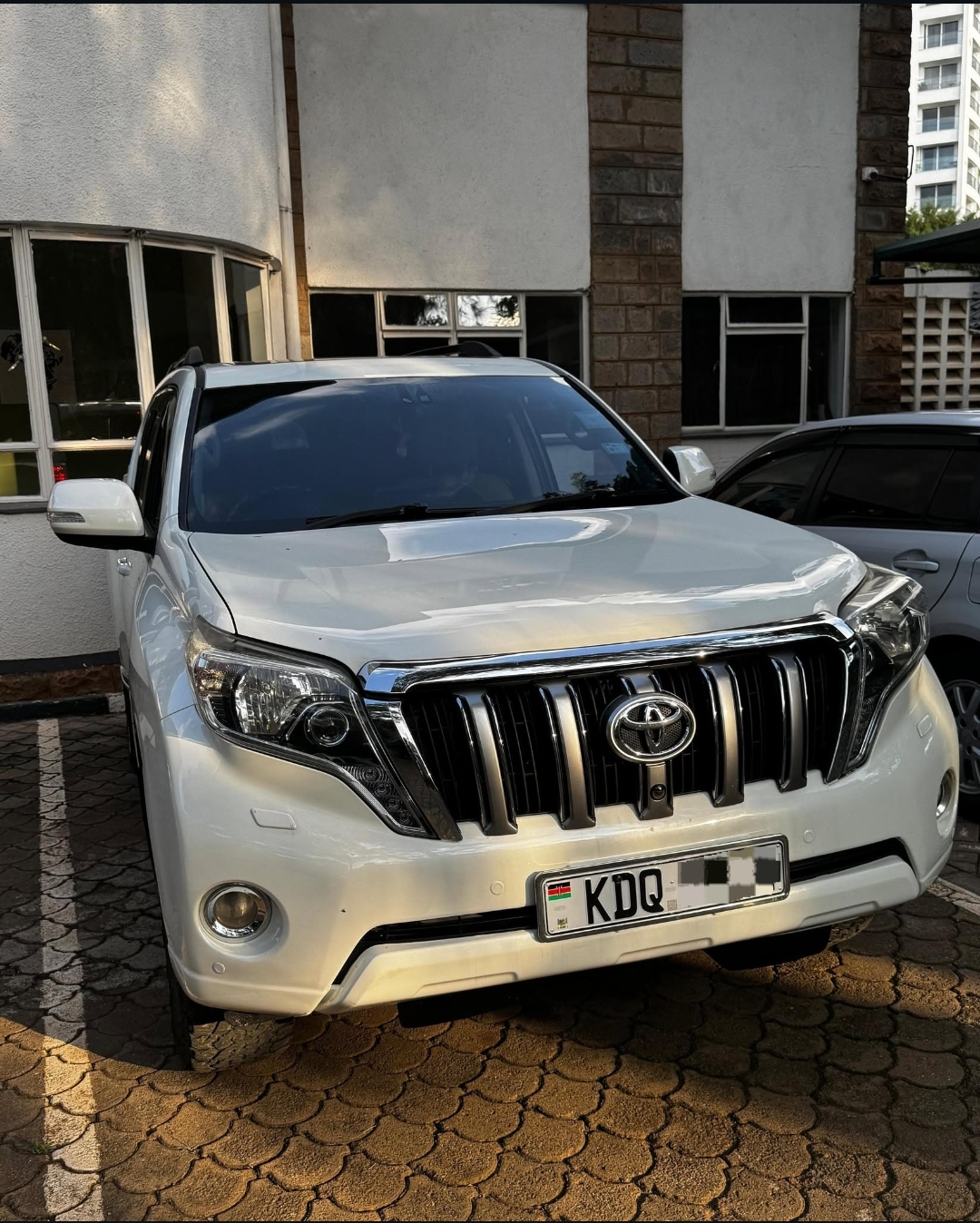 toyota-land-cruiser-prado-2018-for-hire-in-nairobi-diesel-suv-from-ksh-13500-per-day